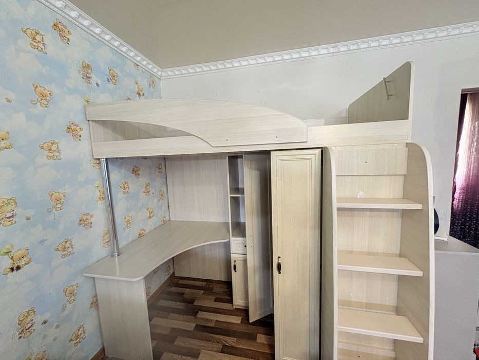 Кровать двух этажная