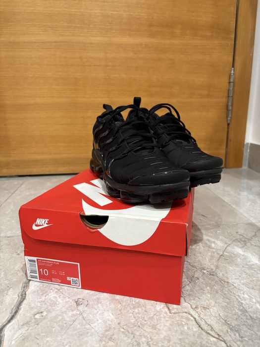 NIKE vapormax plus