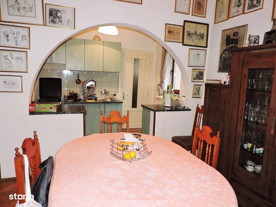 Vila impunatoare in Andrei Muresanu, D+P+M, teren 475 mp