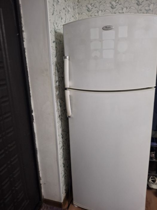 Продам холодильник