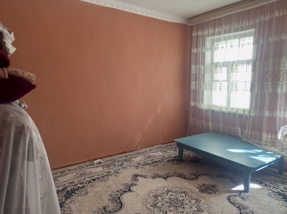 Turar joy hovli uchastka