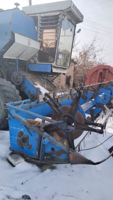 Продам комбайн, на ходу.