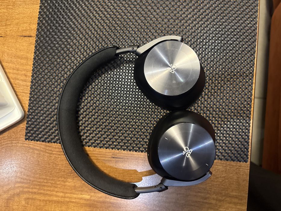 Наушники.    B&O