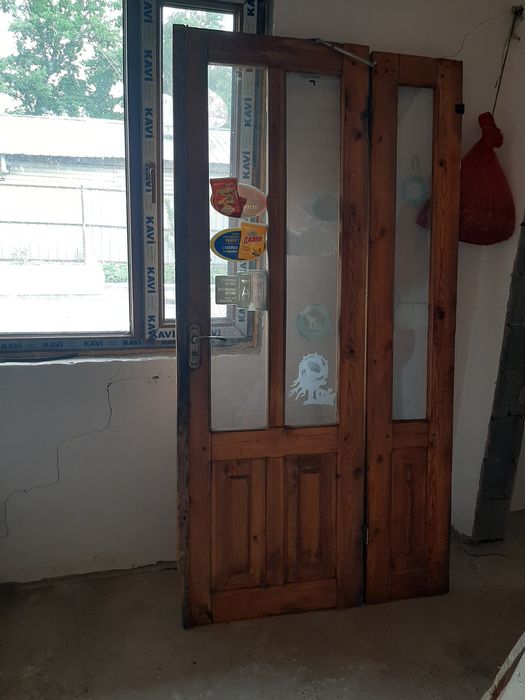 Дверь для дома  прошу 10000тг