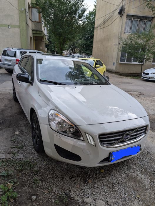 Vând Volvo V60 1.6 eDrive