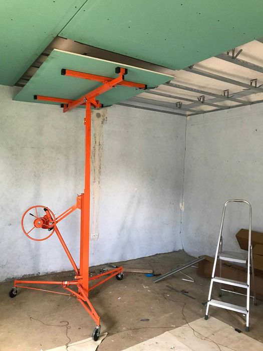 Zugrav calificat cu 19 ani de experienta.