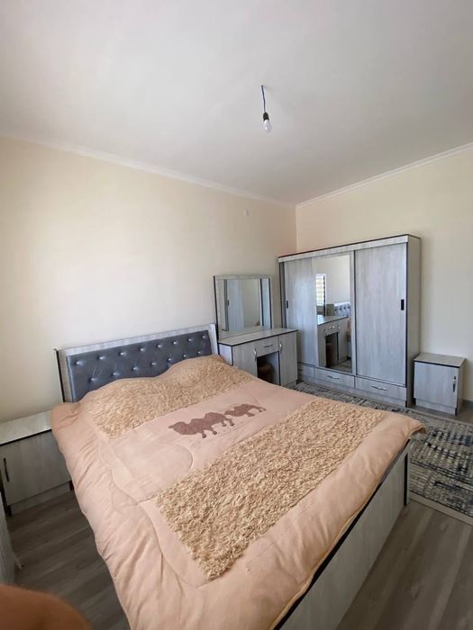 Сдается 3x комнатная квартира 
С обстановкой 
В городе Алмалыке