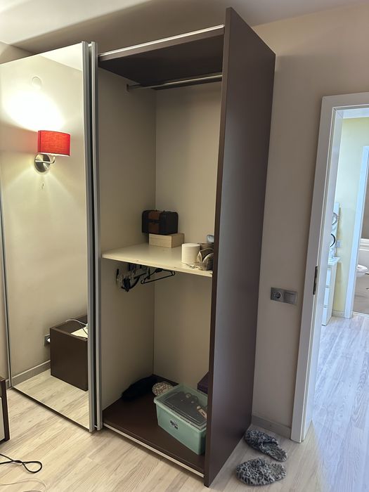 Dulap dormitor maro cu oglinda