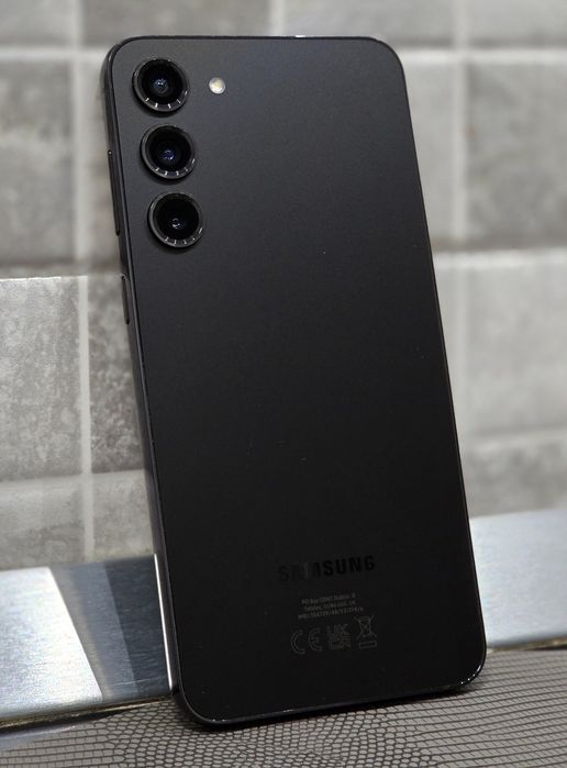 Samsung Galaxy S23+ 5G / 256GB / 8GB RAM - stare impecabilă ( ca nou )