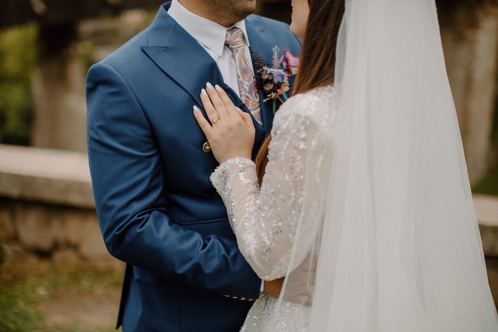 Costum mire deosebit