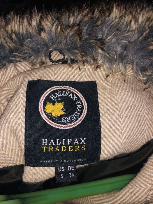 Продам пальто фирменное