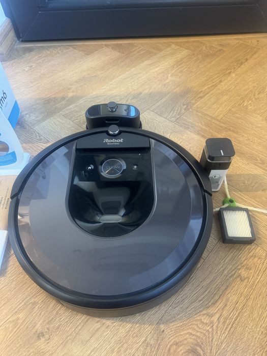 iRobot Roomba I7