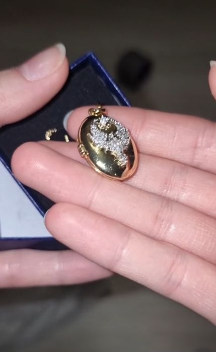 Продам кулон Далёкий город