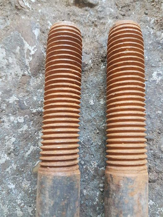 Surub cu filet patrat si surub cu filet normal