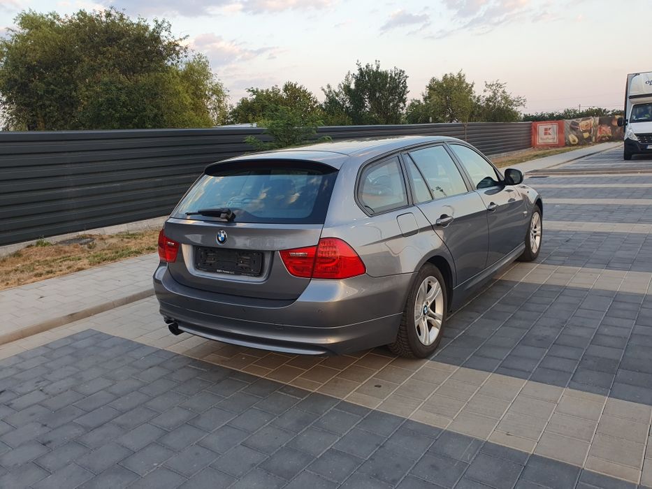 Vand BMW 320D , cutie automata ,an 2010 , 260 000km diesel, 184 hp