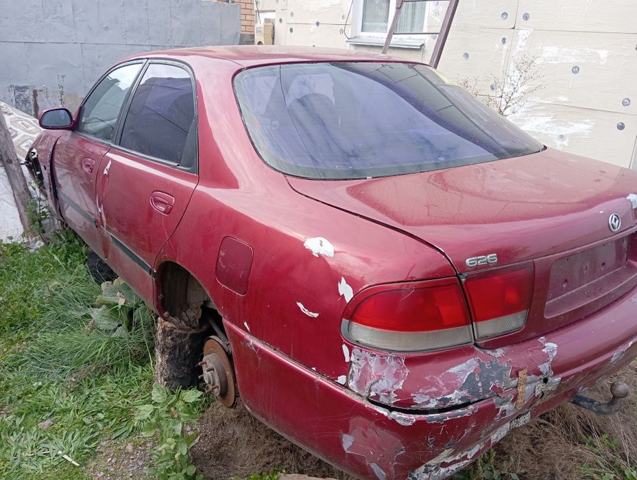 Продам Мазду по запчастям