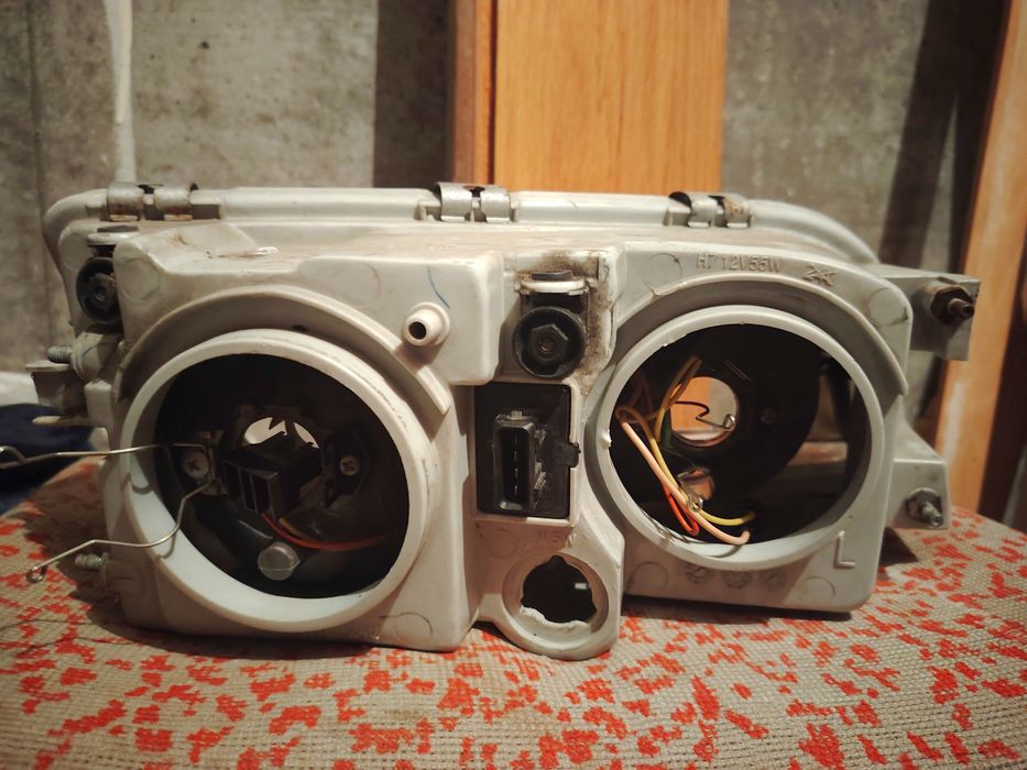 Продавам фар за Волво/Volvo V40