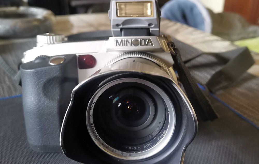 Minolta Konica DiMAGE 7i 5MP Digital Camera + Оригинална чанта