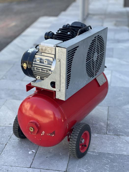V-Образен компресор за въздух RENO-DENMARK 350/50 - 50л | 1.5kW | 400V