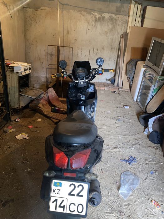 Продам скутер 150 кубов