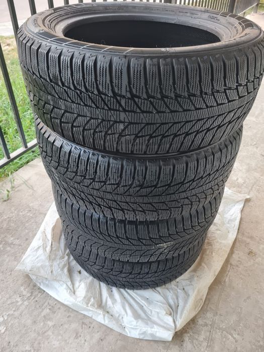 Продам резины зимние .