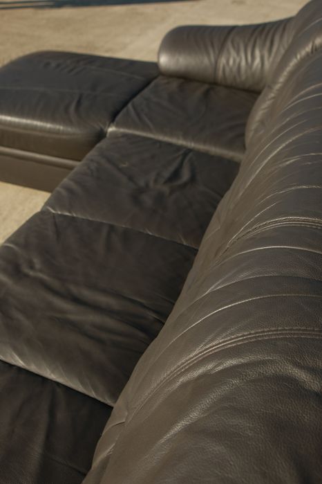 Colțar U din piele ~ Negru elegant