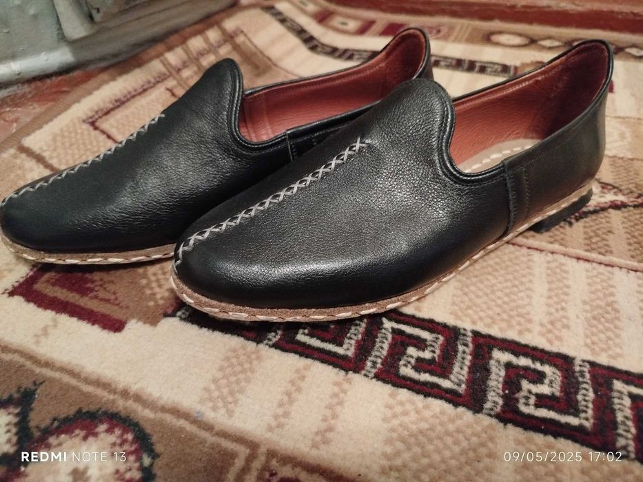 Чистая кожа для размера 43