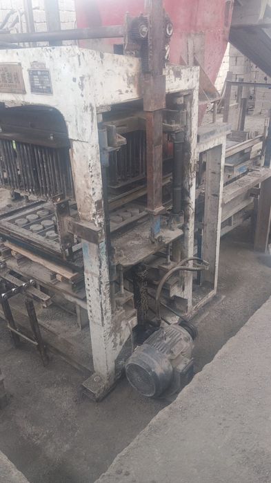 Станок для шлакоблока гидравлический.