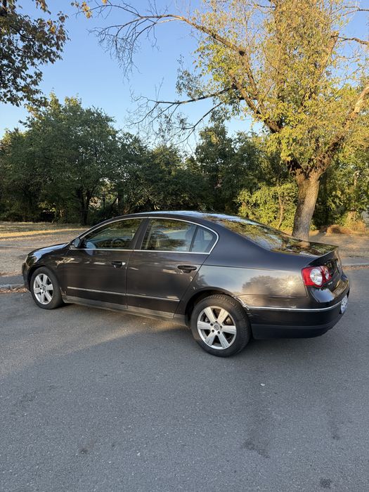 Vand VW Passat 1.9 TDI 105 Cp Berlina