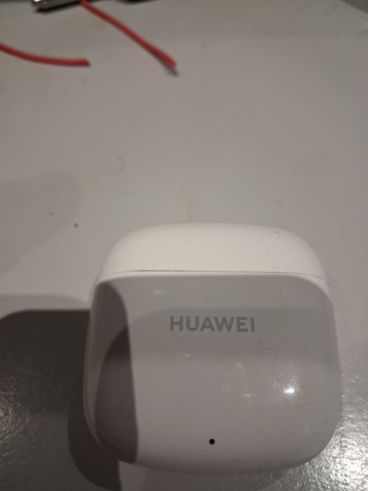 Продавъм безжични слушалки на Hawei