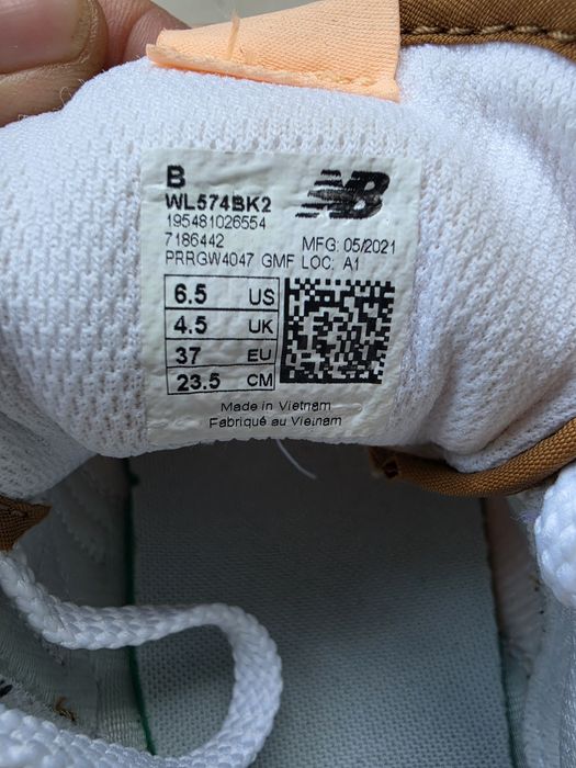 Женские кроссовки New Balance