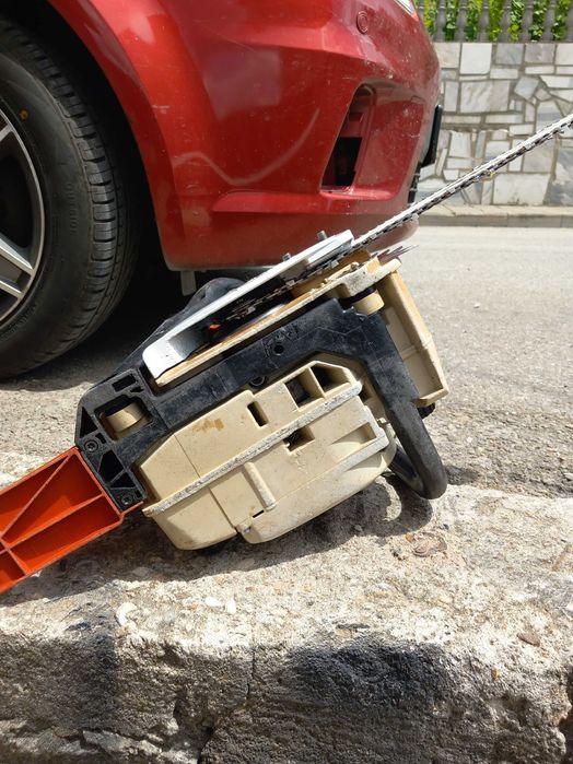 Бензинова резачка за дърва щил 039