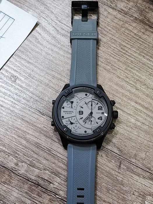 Продаются часы DIESEL мужские