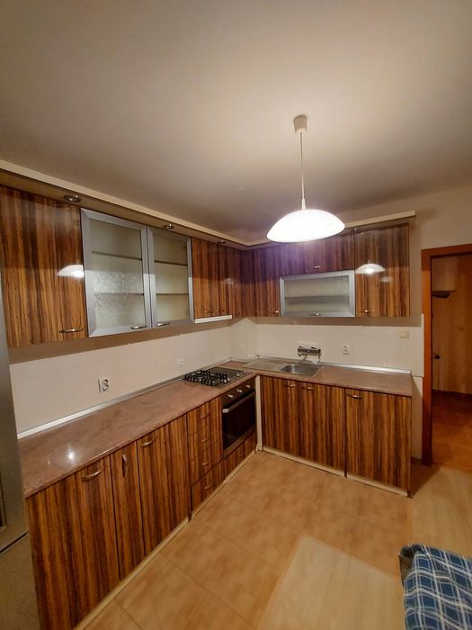 Дава се под наем Двустаен апартамент в Бургас, Славейков - 73 кв.м за 306 € - Снимка #6