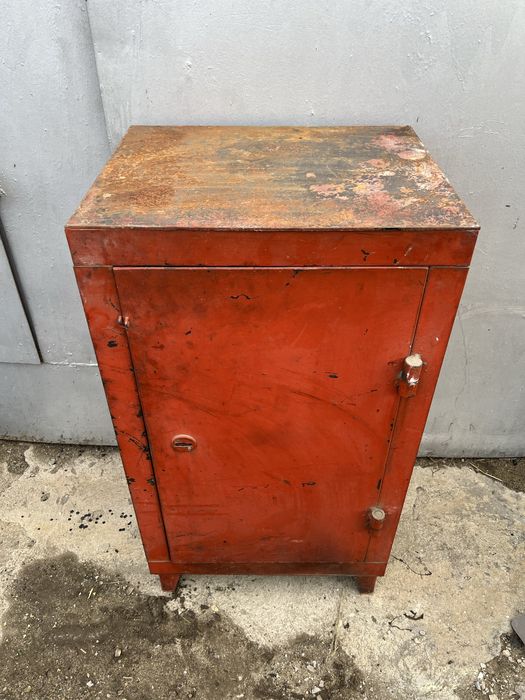 Сейф металлический