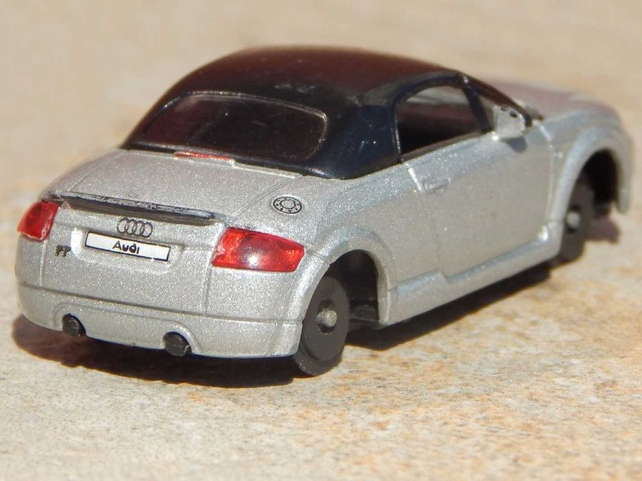 Macheta Audi TT Cabriolet I (8N) Hongwell 1:72 lipsa pneuri