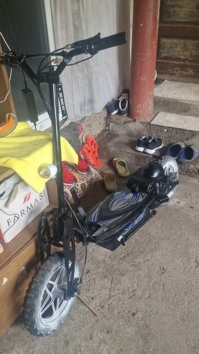 Vand trotineta ca noua
