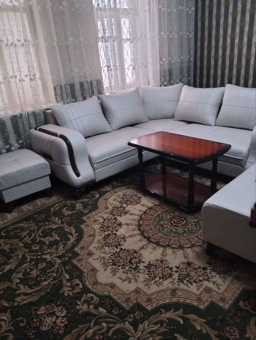 Уголок модульный, почти новый.