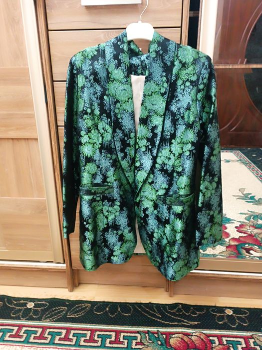 красивый пиджак нарядный