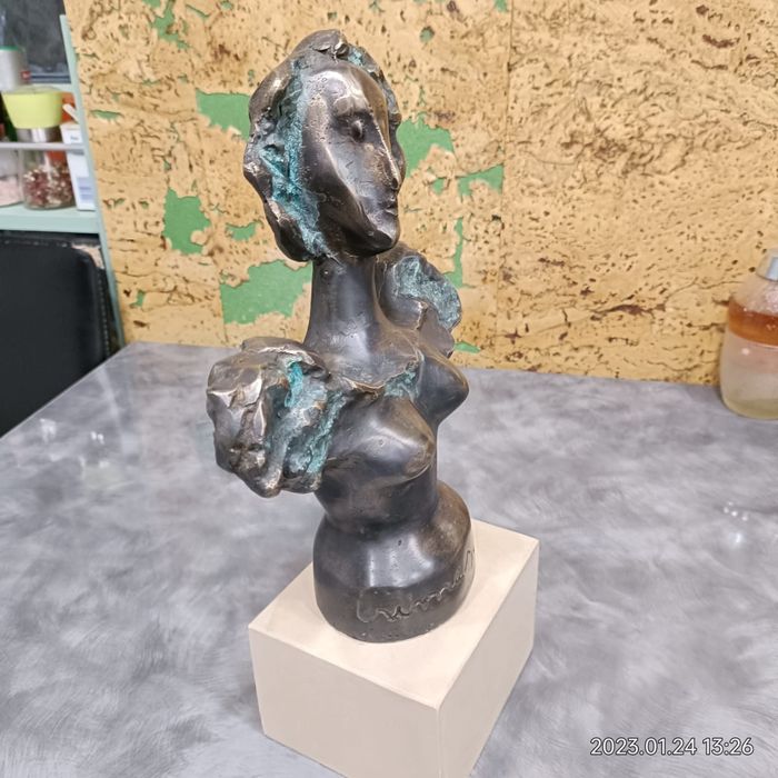 Vînd statueta bronz ion Irimescu