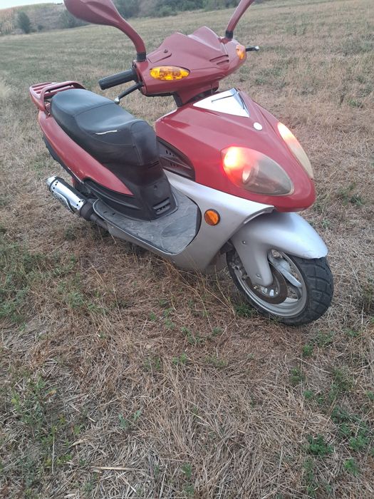 Scuter 150 cm³ kymco