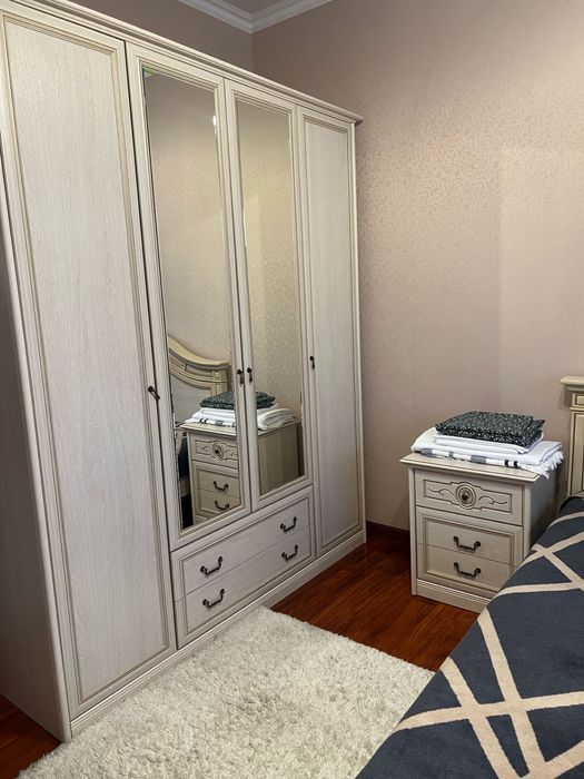 Продается спальный гарнитур