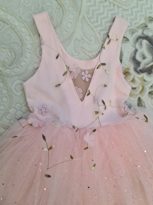 Продам нарядное нежное платье