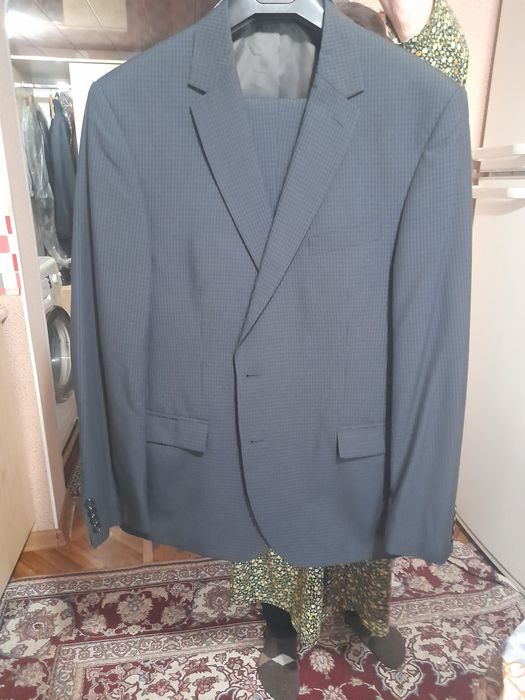 Продам костюмы .мужские