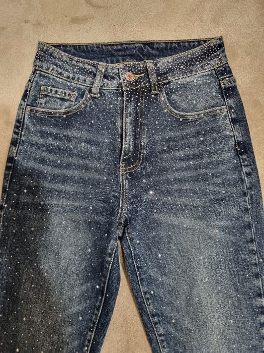 Нови дънки с камъни