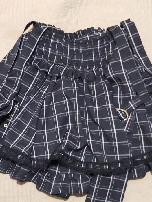 Продам юбку новая очень красивая