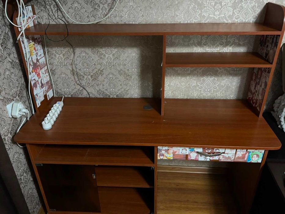 продам компьютерный стол