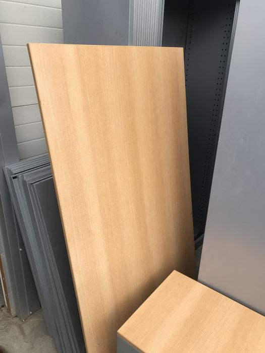 Birou blat din pal picioare metalice