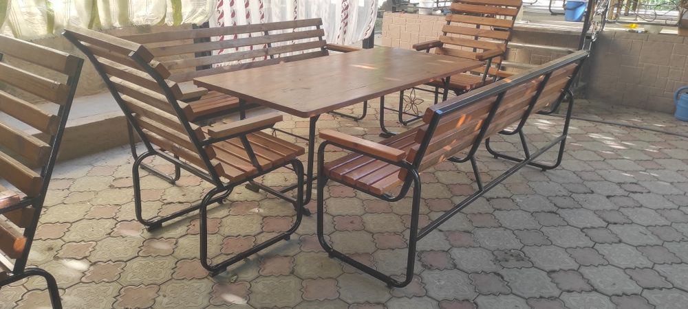 Скамейка, стол 2×1 м, 2 кресла