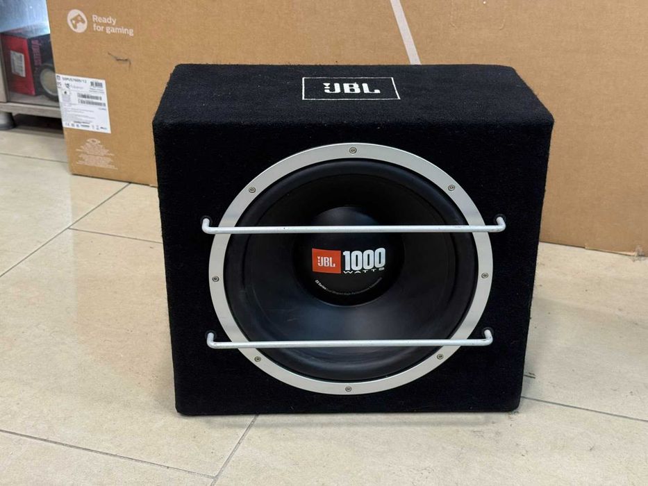 Бас каса JBL CS1204B